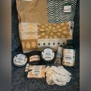 The body shop almond milk gift set